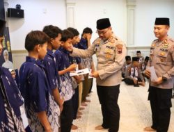 Polres Brebes mengadakan santunan anak yatim. Berbagi kebahagiaan di bulan suci Ramadhan..